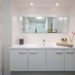 아파트 Bright Penthouse With Sunny Terrace Near