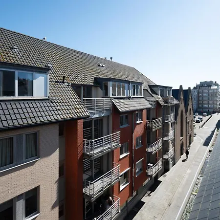 Bright Penthouse With Sunny Terrace Near