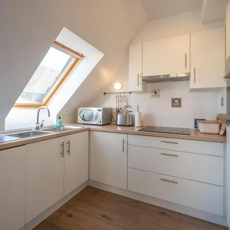 Bright Penthouse With Sunny Terrace Near Apartamento